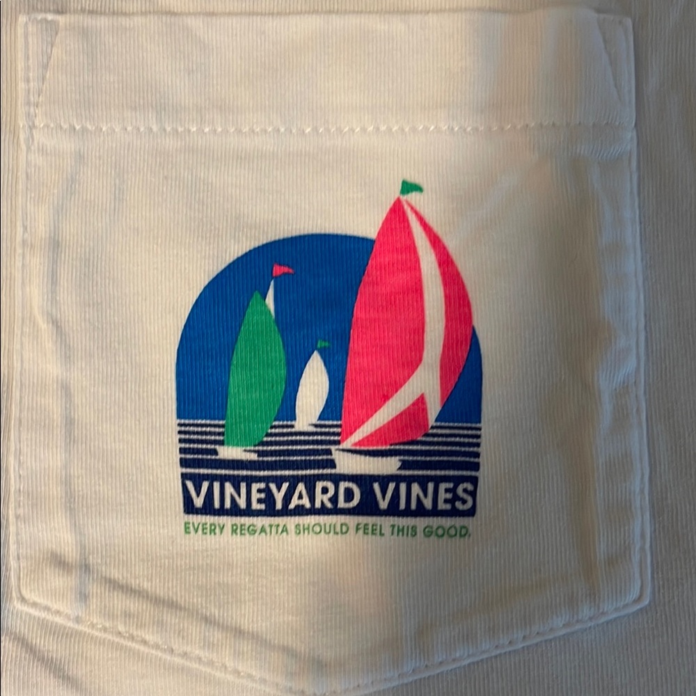 Vineyard Vines Graphic Tee with Sailboat Design